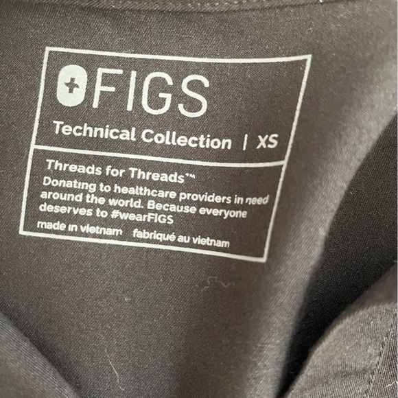 Figs black scrub top - Picture 2 of 2